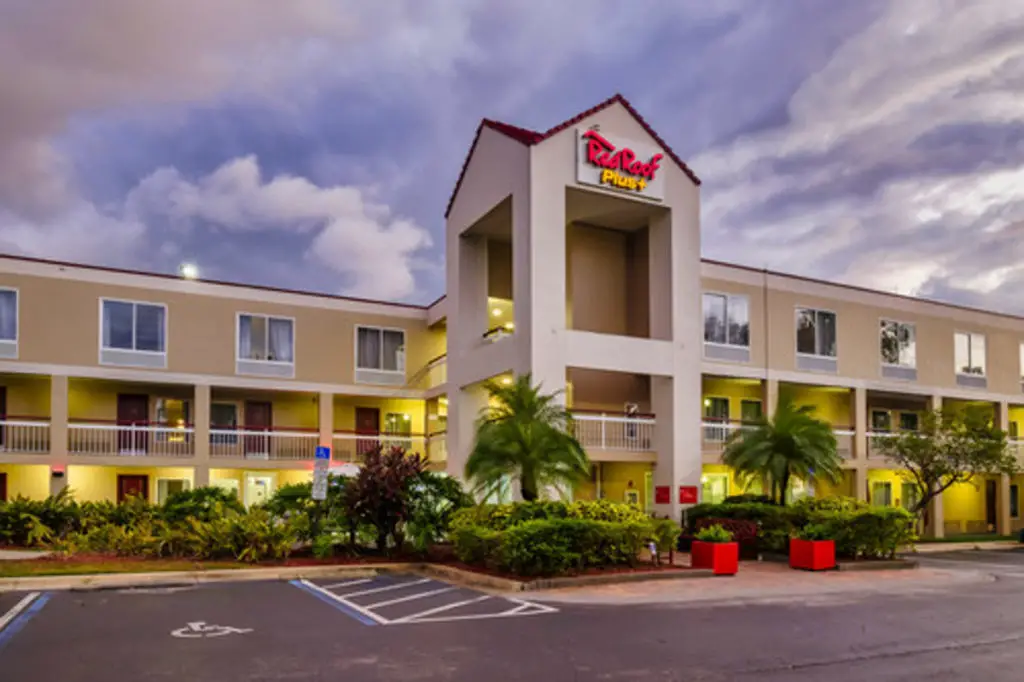 DSH Hotel Advisors Arranges Sale of 135-Room International Drive Hotel - Red Roof Plus+ Orlando, Florida